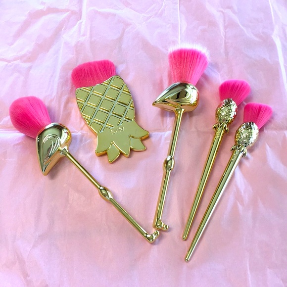tarte Other - Limited edition tarte pink flamingo makeup brushes